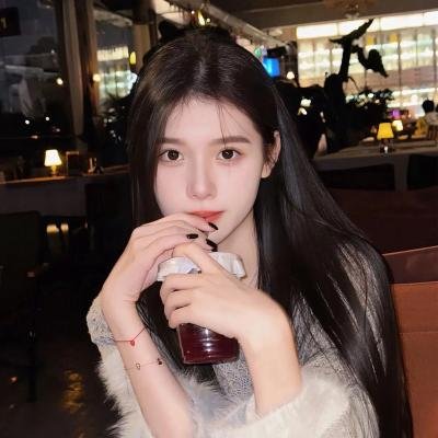 尼维尔内来的美女 海报